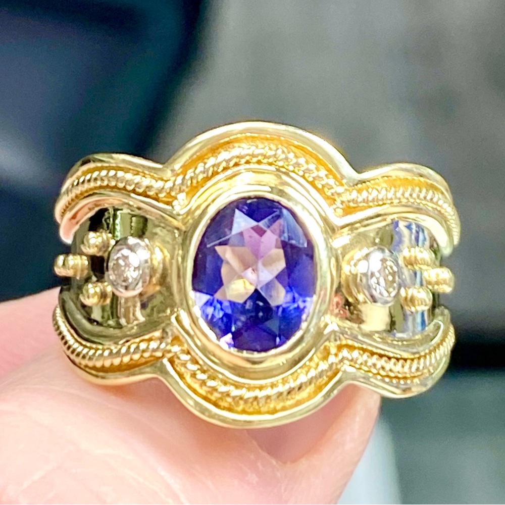 14k Yellow Gold Tanzanite & Diamond Curved Band Ring
Vintage Estate